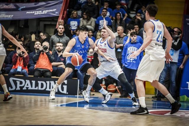 Italia se sac� de encima a Rusia en el debut