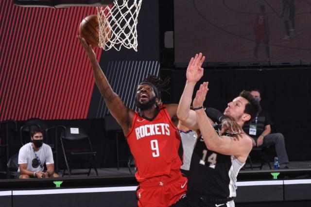 San Antonio esquiv� la eliminaci�n y llegar� al �ltimo d�a con chances de Play-in