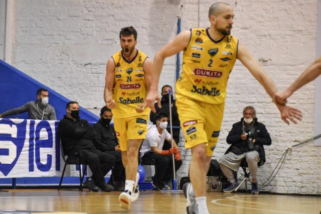 Lo pint� de amarillo