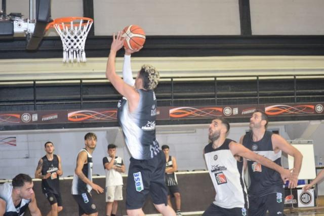 Ol�mpico entren� con Marco Luchi y se prepara para viajar