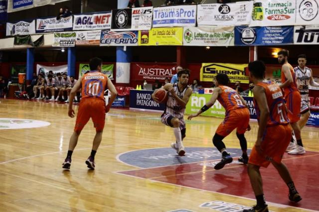 Lan�s y Gimnasia crecen, Viedma acecha la punta