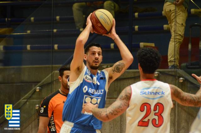 La legi�n a puro gol en Uruguay