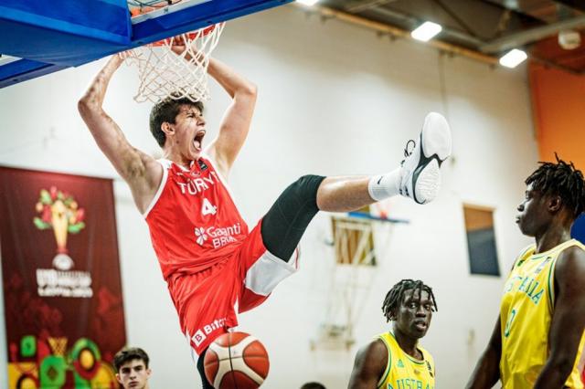 Turqu�a y Espa�a toman impulso