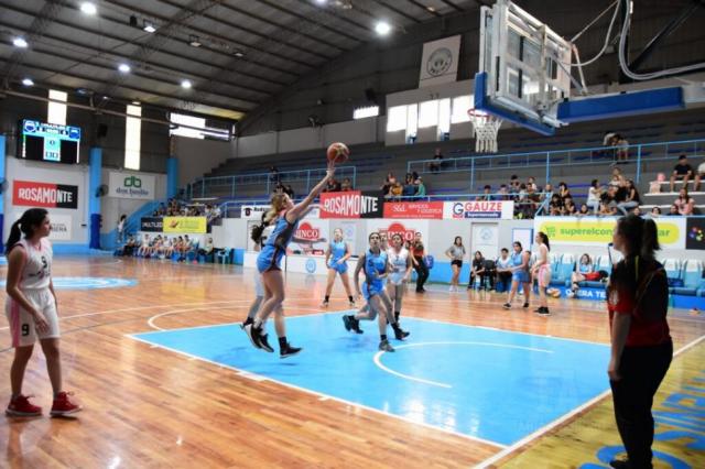 Inici� el femenino en Ober�