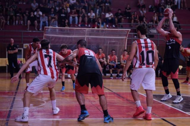 Uni�n al frente, Independiente con el cl�sico, Estudiantes con el cierre