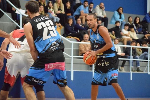 Hurac�n con la sorpresa, Pico y Uni�n indetenibles