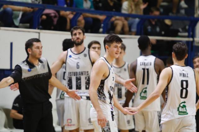 Z�rate al podio, Lan�s con el golpe