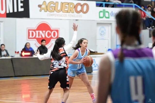 Ober� con capacitaci�n, Copa y Plan Escolar