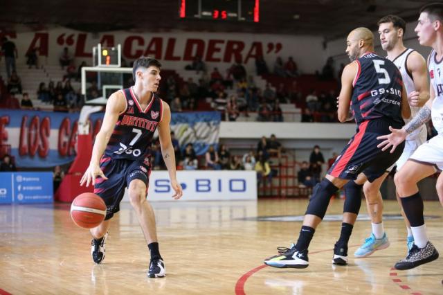 El�as: "Ser un equipo tan largo nos va a favorecer en playoffs"