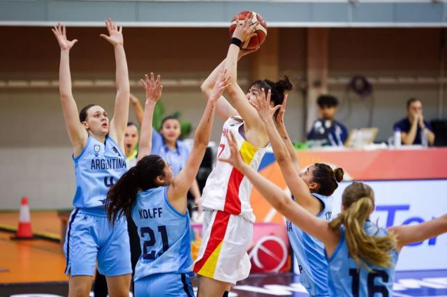 Argentina no tuvo chances ante China y buscar� no ser �ltimo