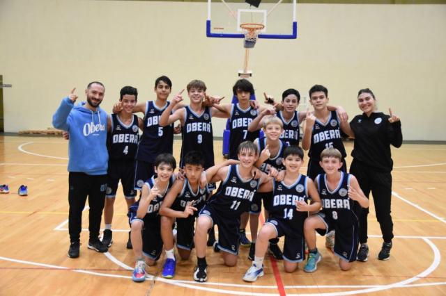 Celeste de coronaci�n, homenaje y mini b�squet