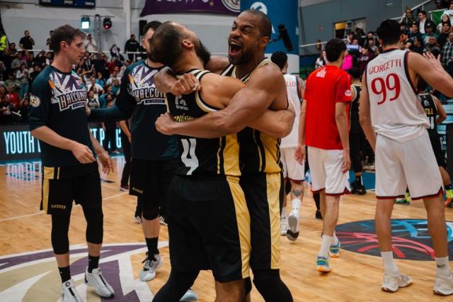 Rivales de peso, sorpresas y nuevo campe�n