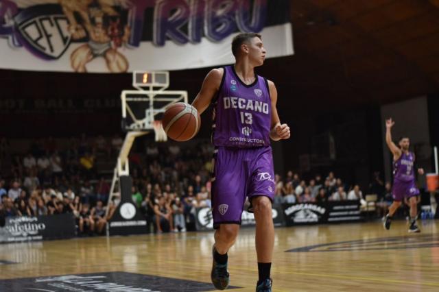 La local�a con u�as y dientes