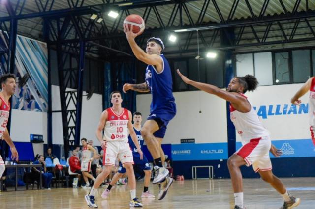 Racing lo cerr�, Villa Mitre lo empat�