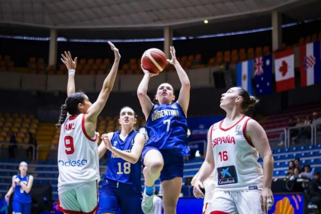 Choc� contra una pared