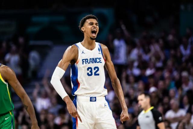 Francia y Canad� pusieron primera