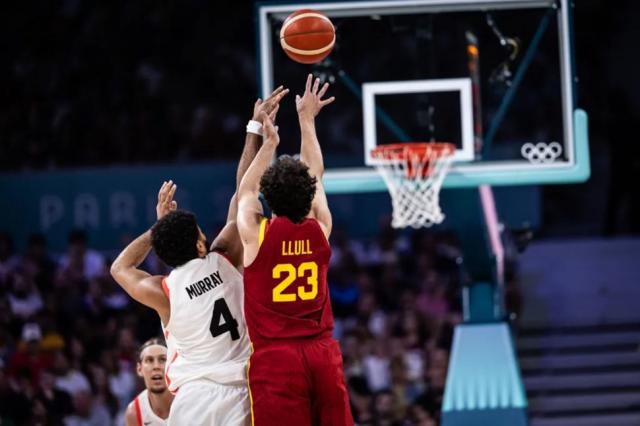 Canad� qued� arriba, Espa�a afuera del torneo