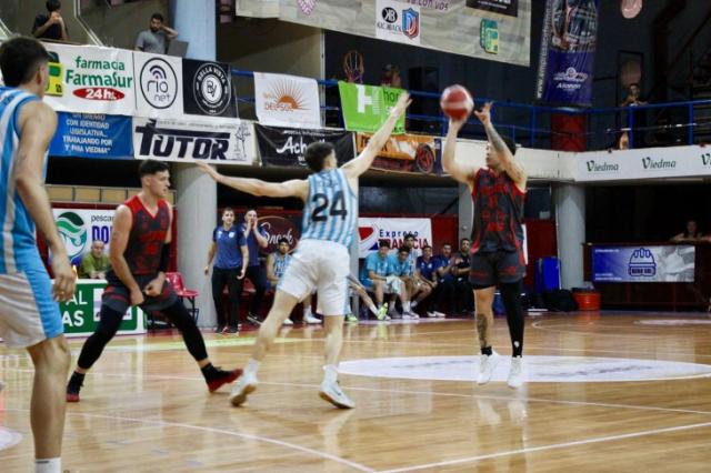 Sur - Grupo 1 y 2: Todo igualado en Lan�s, Viedma y Villa Mitre con boletos