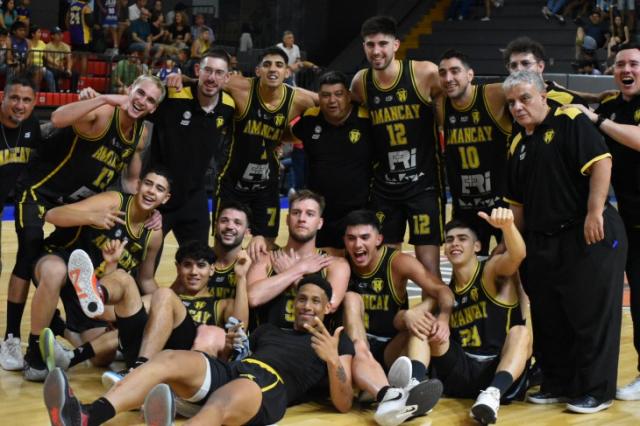 Norte - Grupo B: Centenario apareci� en escena, Amancay imparable