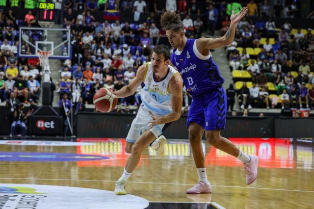 Poco para rescatar en un presente complejo