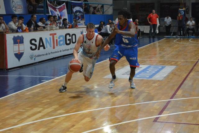 Comunicaciones y Salta Basket golpearon afuera
