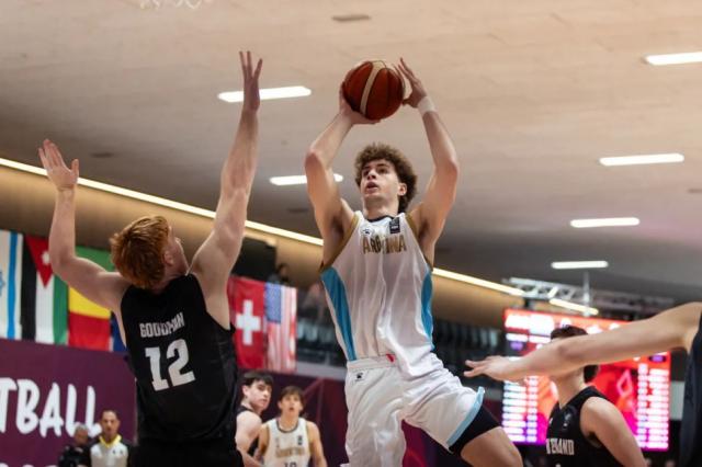 Duro golpe en el inicio