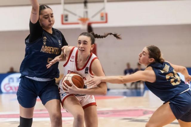 Pele� con sus armas