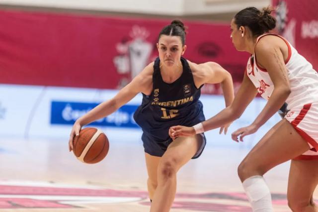 Pele� con sus armas