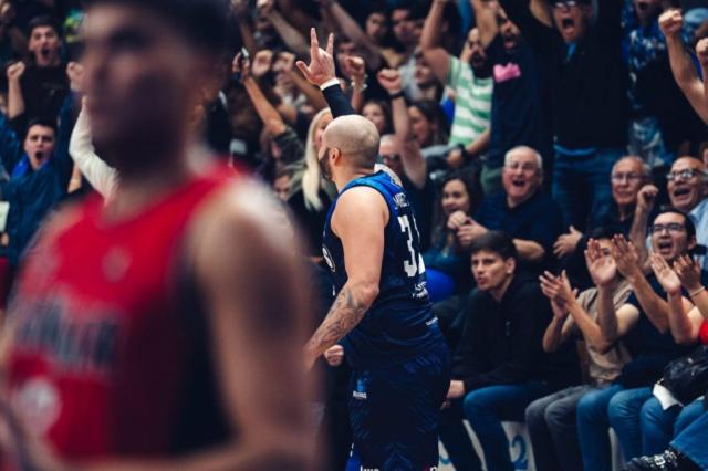 Regatas se rearma con fuerza