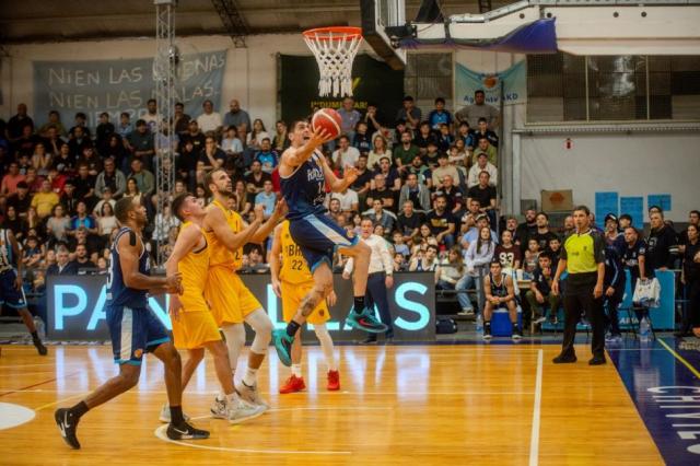 Racing hace historia: Primer triunfo en la Liga