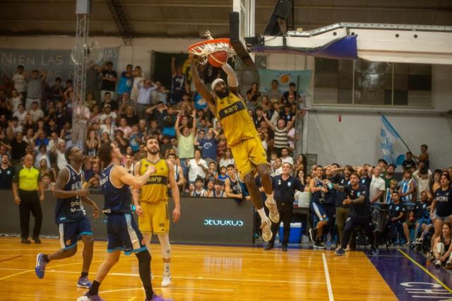 Con los dientes apretado