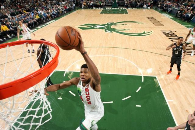 Bucks asalt� la punta del Este