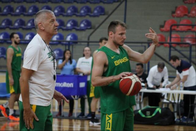 Brasil y Uruguay como centros de atenci�n