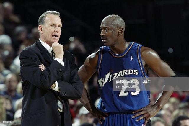 Collins tambi�n dirigi� a Jordan en Washington