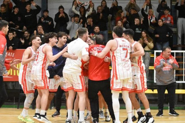 Suardi y Racing (Ch) se metieron en semis