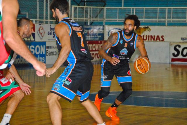 La Uni�n y Echag�e pusieron primera