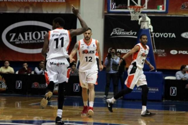 Soles se lleva el primer punto de la final en M�xico