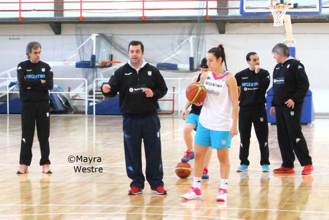 La selecci�n femenina ya est� en Venezuela