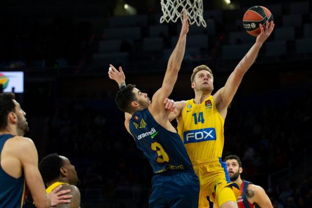 Real Madrid se llev� el cl�sico, Baskonia de capa ca�da