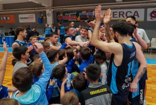 Goleada, suple y primer �xito en el Norte