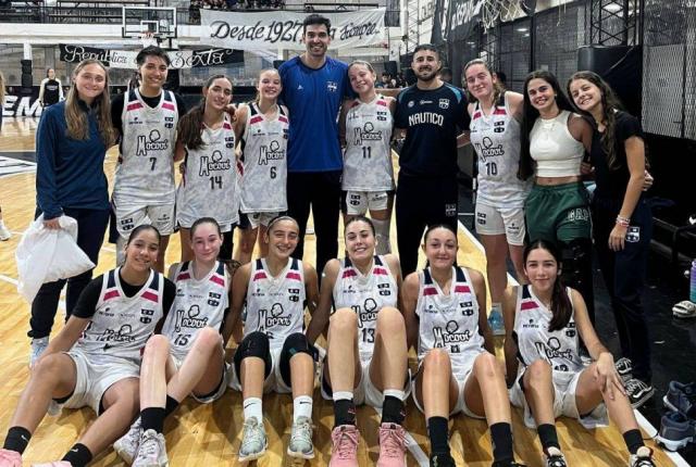 Rosario con aniversario, el uso del nuevo bal�n y formativas