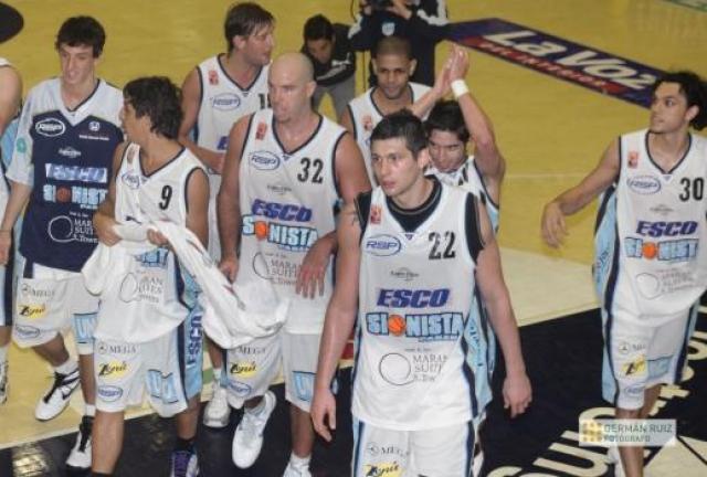 Sionista sac� pecho en C�rdoba y sue�a en grande