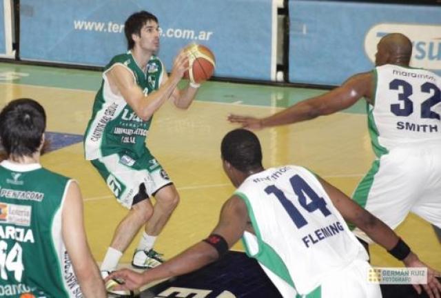 Atenas gole� a UTE de Ecuador