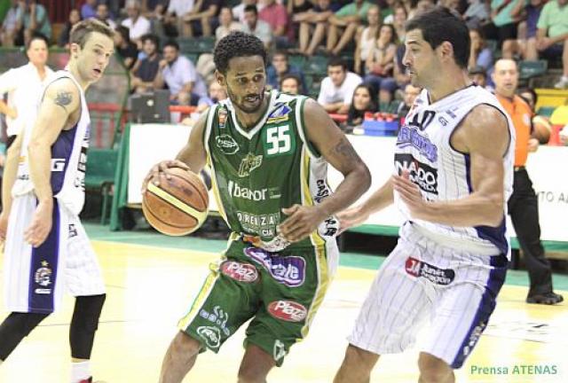 Atenas cort� a Marcus Moore