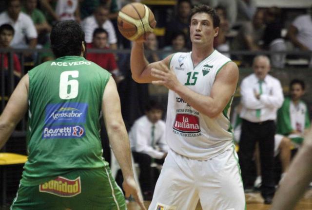 San Isidro, Alvear y Ciclista ya est�n en cuartos