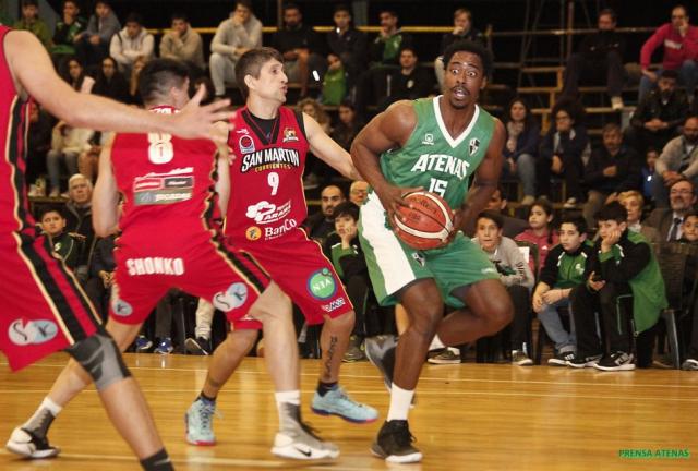 San Mart�n super� a Atenas