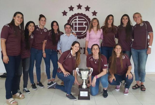 Lanus cierra el a�o a todo motor