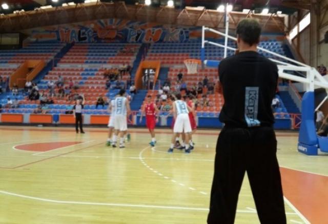 Apretada ca�da ante Serbia