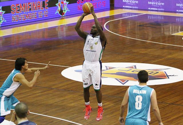 Para que anoten San Mart�n, Obras y Quilmes