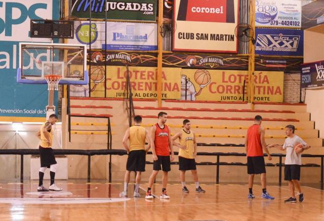 San Mart�n sale de gira